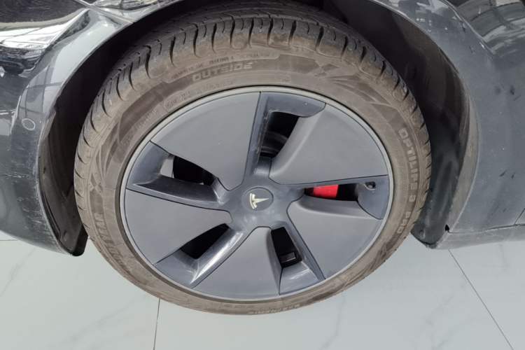 Used Tesla Model 3 2022 Rear-Wheel-Drive Version Left Front Wheel Hub