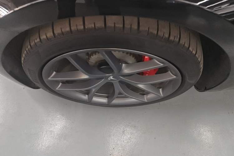 Used Tesla Model 3 2022 Performance High-Performance All-Wheel-Drive Version Left Front Wheel Hub