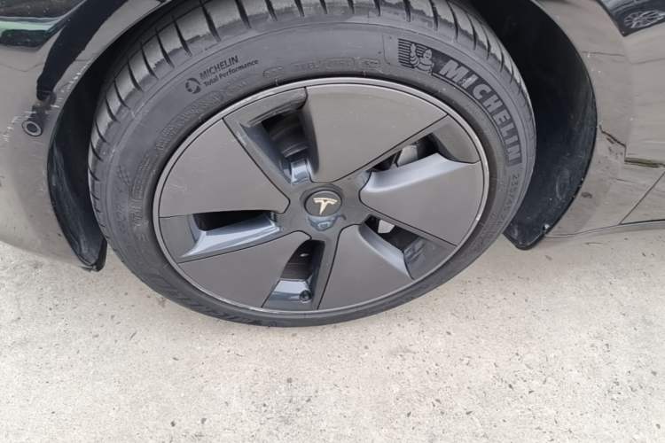 Used Tesla Model 3 2022 Rear-Wheel-Drive Version Left Front Wheel Hub