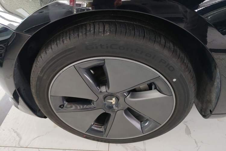 Used Tesla Model 3 2022 Rear-Wheel-Drive Version Left Front Wheel Hub