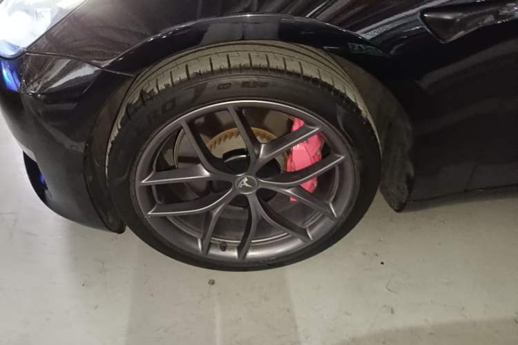 Used Tesla Model 3 2022 Performance High-Performance All-Wheel-Drive Version Left Front Wheel Hub