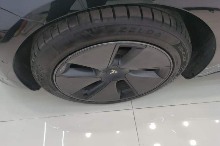 Used Tesla Model 3 2022 Rear-Wheel-Drive Version Left Front Wheel Hub