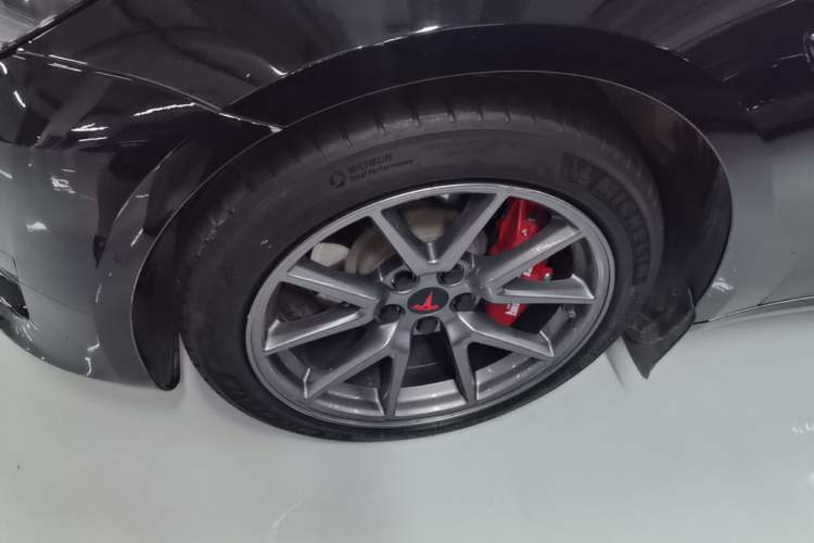 Used Tesla Model 3 2022 Rear-Wheel-Drive Version Left Front Wheel Hub