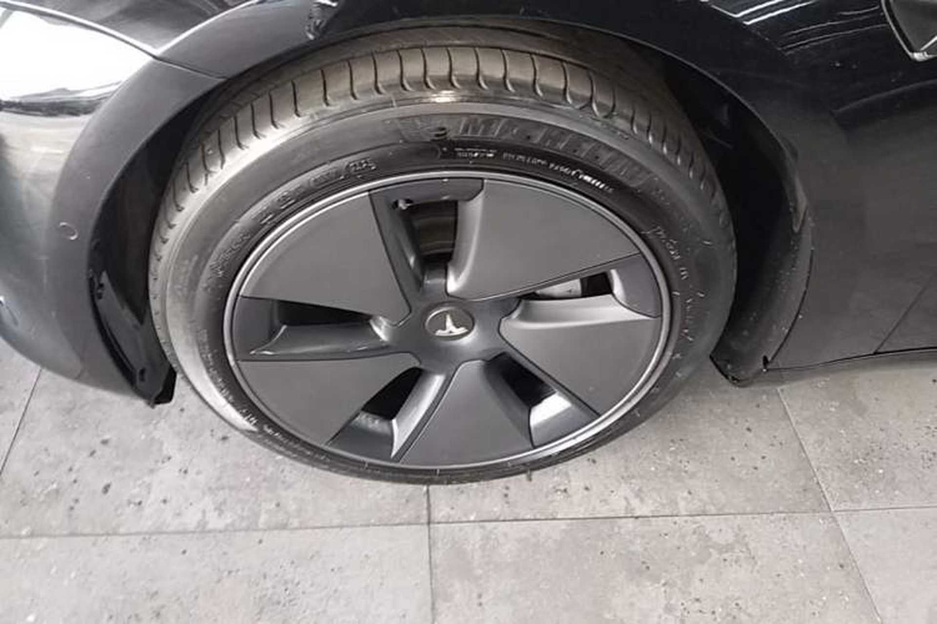Used Tesla Model 3 2022 Rear-Wheel-Drive Version Left Front Wheel Hub
