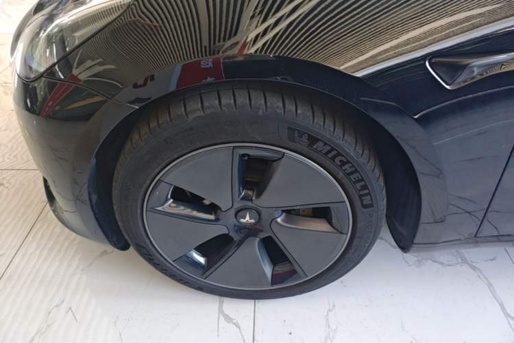 Used Tesla Model 3 2022 Rear-Wheel-Drive Version Left Front Wheel Hub