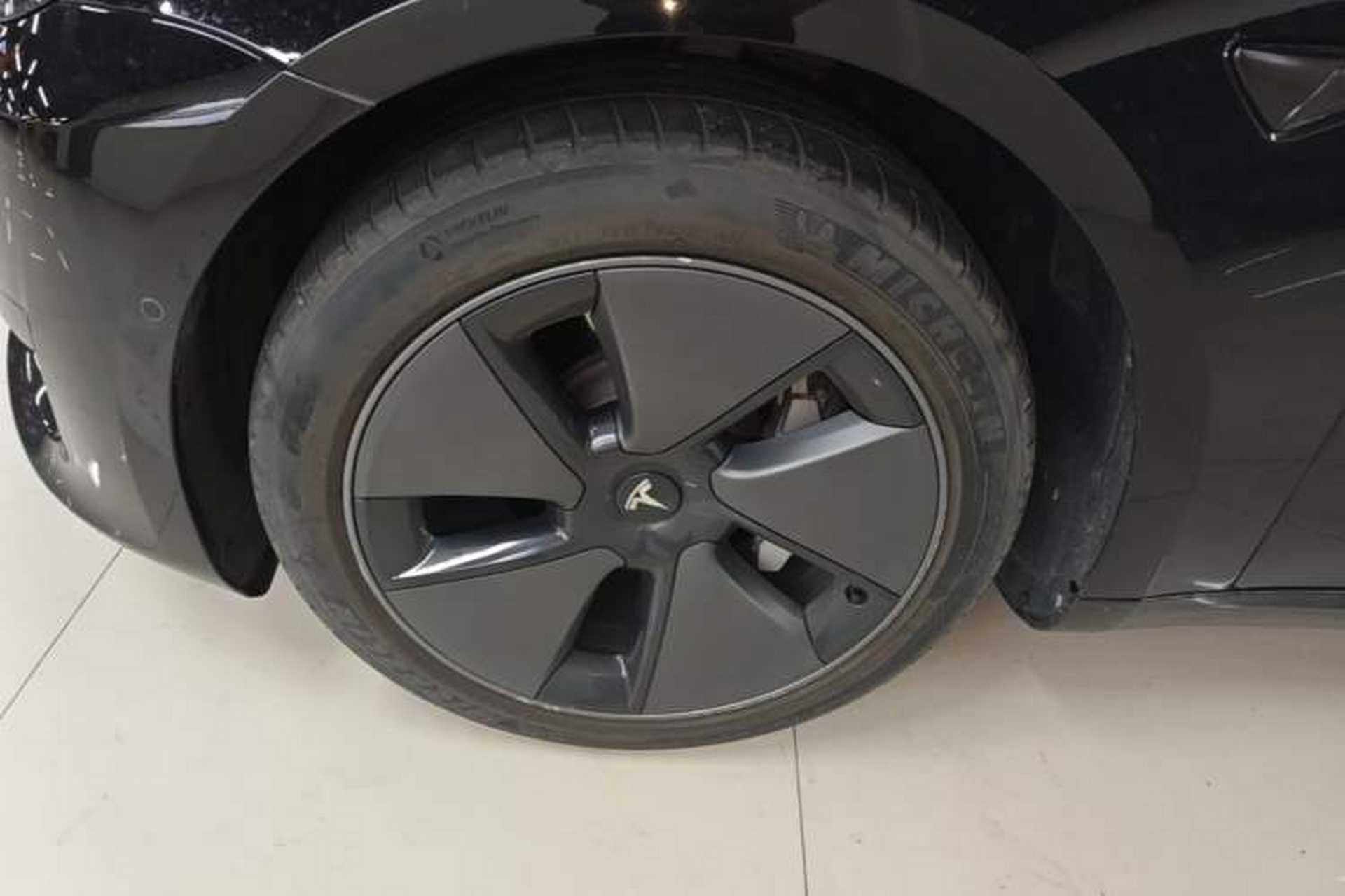Used Tesla Model 3 2022 Rear-Wheel-Drive Version Left Front Wheel Hub