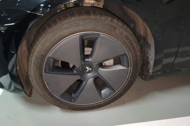 Used Tesla Model 3 2022 Rear-Wheel-Drive Version Left Front Wheel Hub