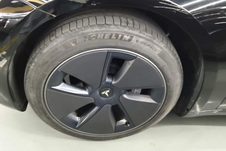 Used Tesla Model 3 2022 Rear-Wheel-Drive Version Left Front Wheel Hub