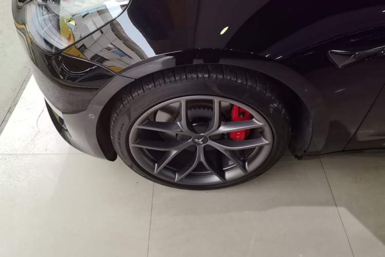 Used Tesla Model 3 2022 Performance High-Performance All-Wheel-Drive Version Left Front Wheel Hub