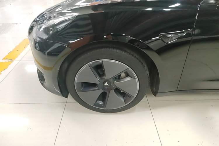 Used Tesla Model 3 2022 Rear-Wheel-Drive Version Left Front Wheel Hub