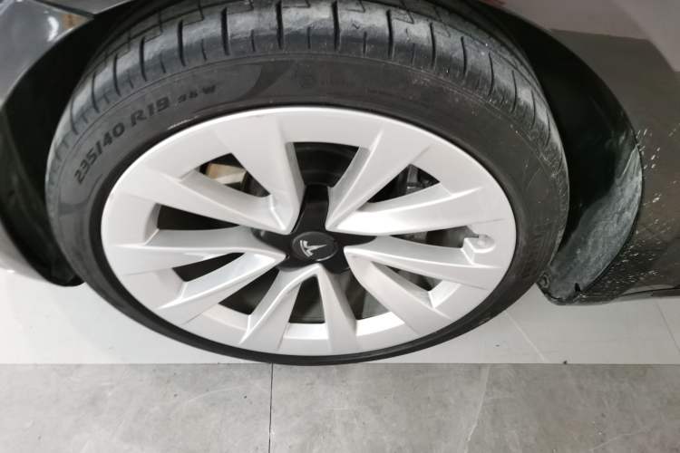Used Tesla Model 3 2022 Rear-Wheel-Drive Version Left Front Wheel Hub
