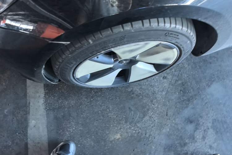 Used Tesla Model 3 2022 Rear-Wheel-Drive Version Left Front Wheel Hub