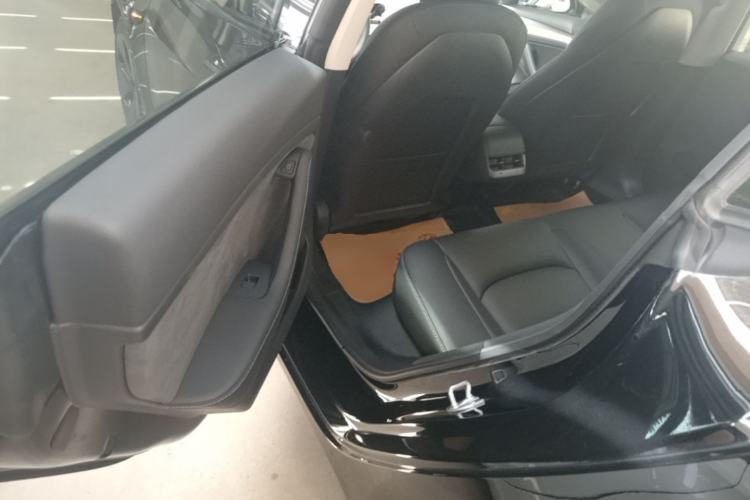 Used Tesla Model 3 2022 Rear-Wheel-Drive Version Left Rear Seat