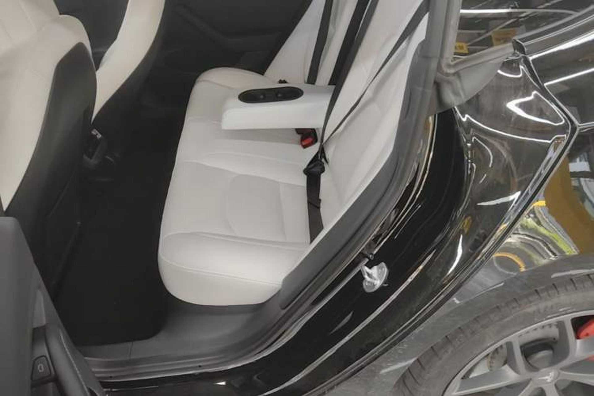 Used Tesla Model 3 2022 Performance High-Performance All-Wheel-Drive Version Left Rear Seat