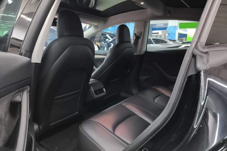 Used Tesla Model 3 2022 Rear-Wheel-Drive Version Left Rear Seat