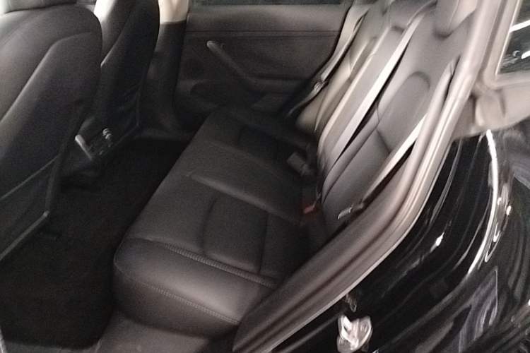 Used Tesla Model 3 2022 Rear-Wheel-Drive Version Left Rear Seat