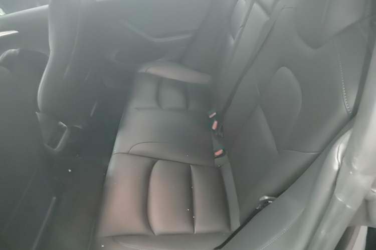 Used Tesla Model 3 2022 Rear-Wheel-Drive Version Left Rear Seat