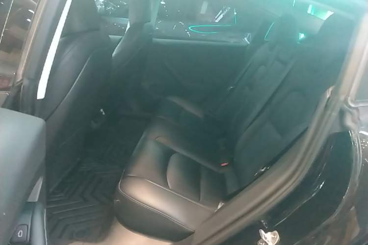 Used Tesla Model 3 2022 Rear-Wheel-Drive Version Left Rear Seat