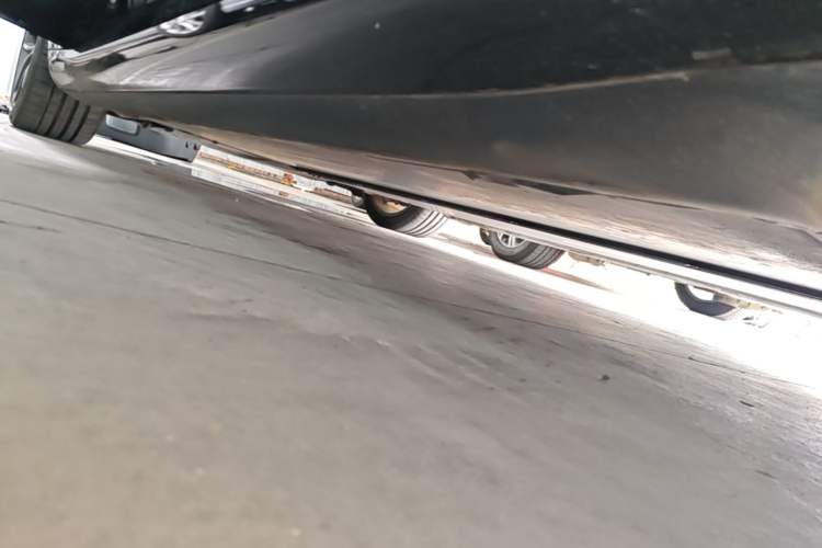 Used Tesla Model 3 2022 Performance High-Performance All-Wheel-Drive Version Left Side Sill