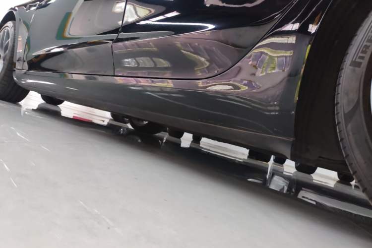 Used Tesla Model 3 2022 Performance High-Performance All-Wheel-Drive Version Left Side Sill