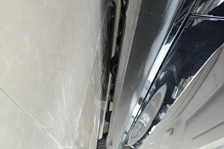 Used Tesla Model 3 2022 Performance High-Performance All-Wheel-Drive Version Left Side Sill