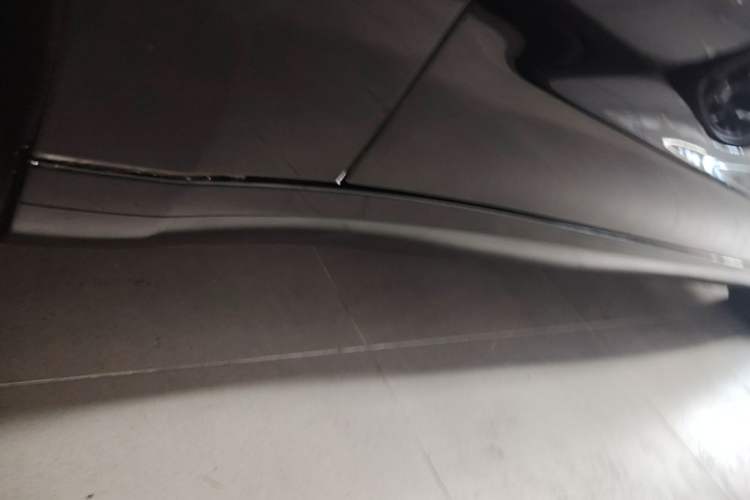 Used Tesla Model 3 2022 Performance High-Performance All-Wheel-Drive Version Left Side Sill