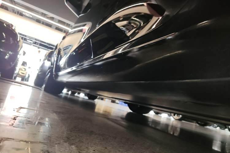 Used Tesla Model 3 2022 Performance High-Performance All-Wheel-Drive Version Left Side Sill