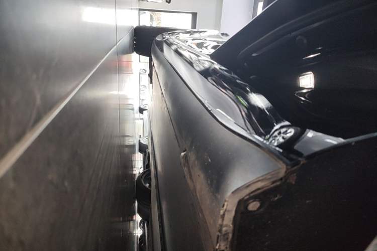 Used Tesla Model 3 2022 Performance High-Performance All-Wheel-Drive Version Left Side Sill