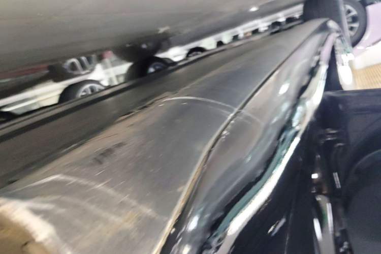 Used Tesla Model 3 2022 Performance High-Performance All-Wheel-Drive Version Left Side Sill