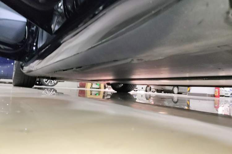 Used Tesla Model 3 2022 Performance High-Performance All-Wheel-Drive Version Left Side Sill