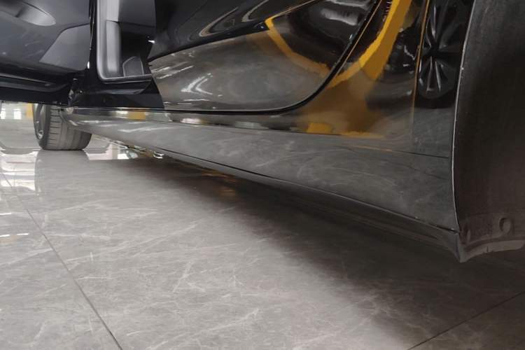 Used Tesla Model 3 2022 Performance High-Performance All-Wheel-Drive Version Left Side Sill