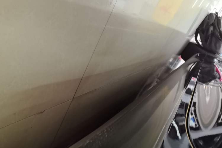 Used Tesla Model 3 2022 Performance High-Performance All-Wheel-Drive Version Left Side Sill