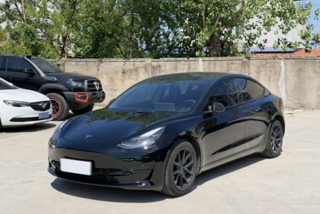 Używany Tesla Model 3 2022 Rear-Wheel-Drive Version