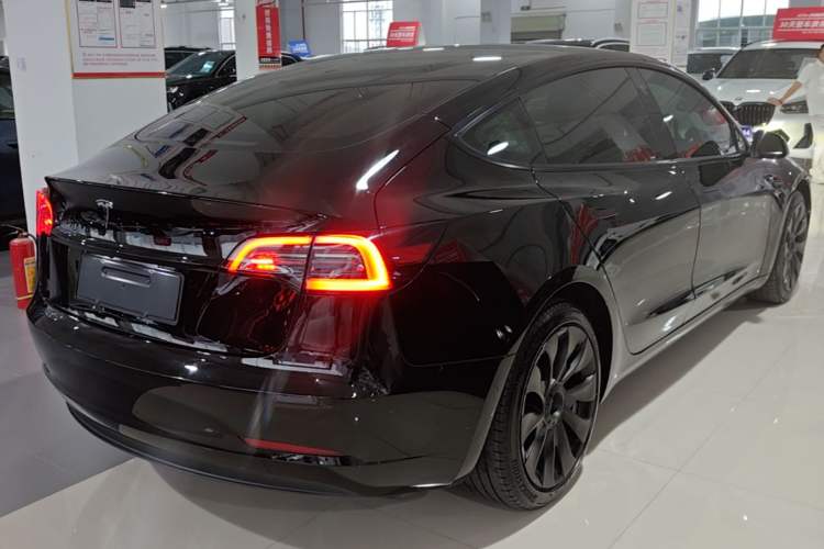 Used Tesla Model 3 2022 Rear-Wheel-Drive Version Rear Right 45 Deg