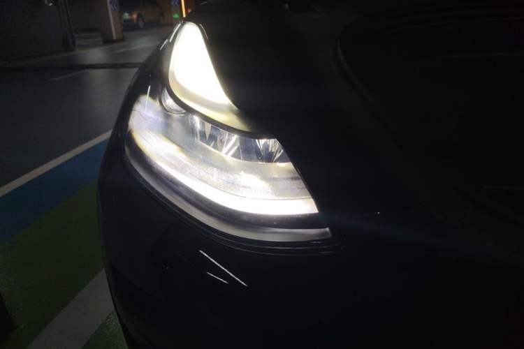 Used Tesla Model 3 2022 Rear-Wheel-Drive Version Right Front Headlight