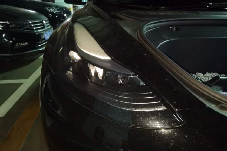 Used Tesla Model 3 2022 Rear-Wheel-Drive Version Right Front Headlight