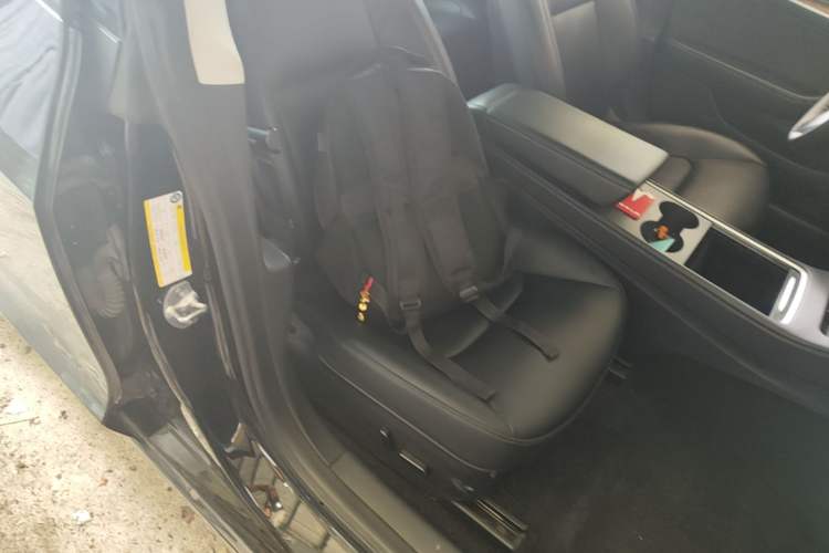 Used Tesla Model 3 2022 Rear-Wheel-Drive Version Right Front Seat