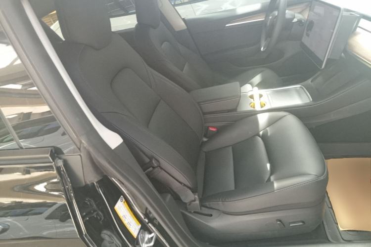Used Tesla Model 3 2022 Rear-Wheel-Drive Version Right Front Seat