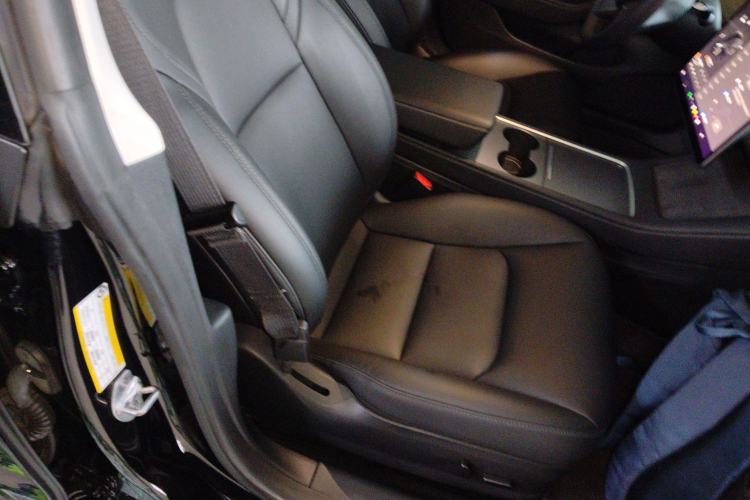 Used Tesla Model 3 2022 Rear-Wheel-Drive Version Right Front Seat