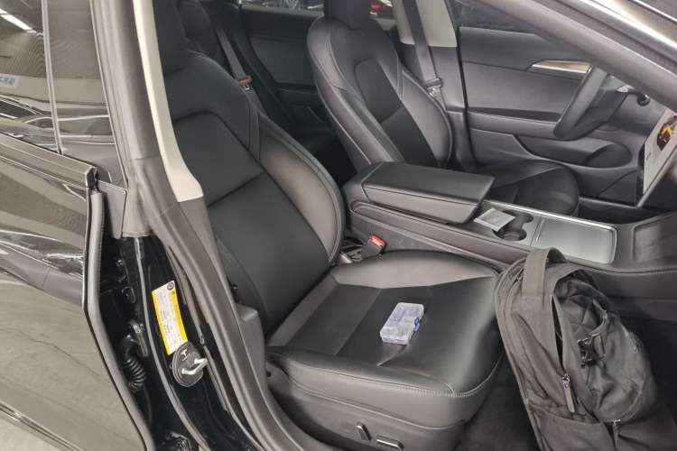 Used Tesla Model 3 2022 Rear-Wheel-Drive Version Right Front Seat