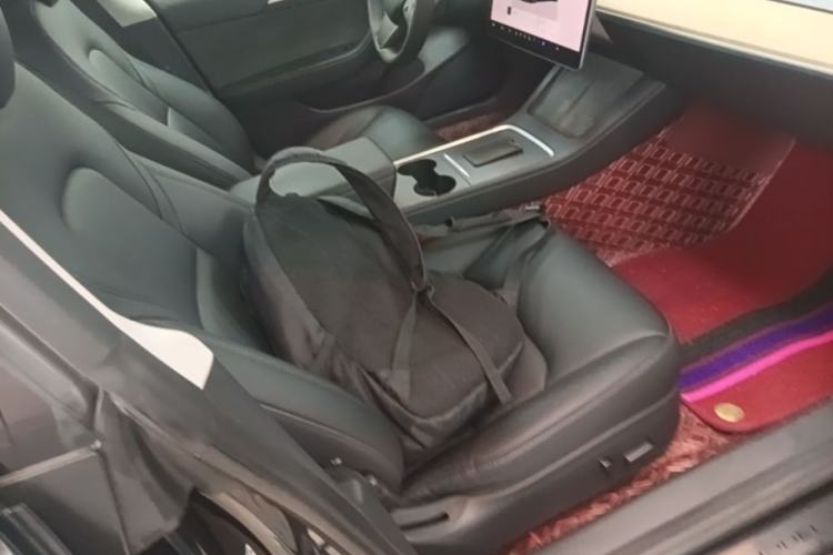 Used Tesla Model 3 2022 Rear-Wheel-Drive Version Right Front Seat