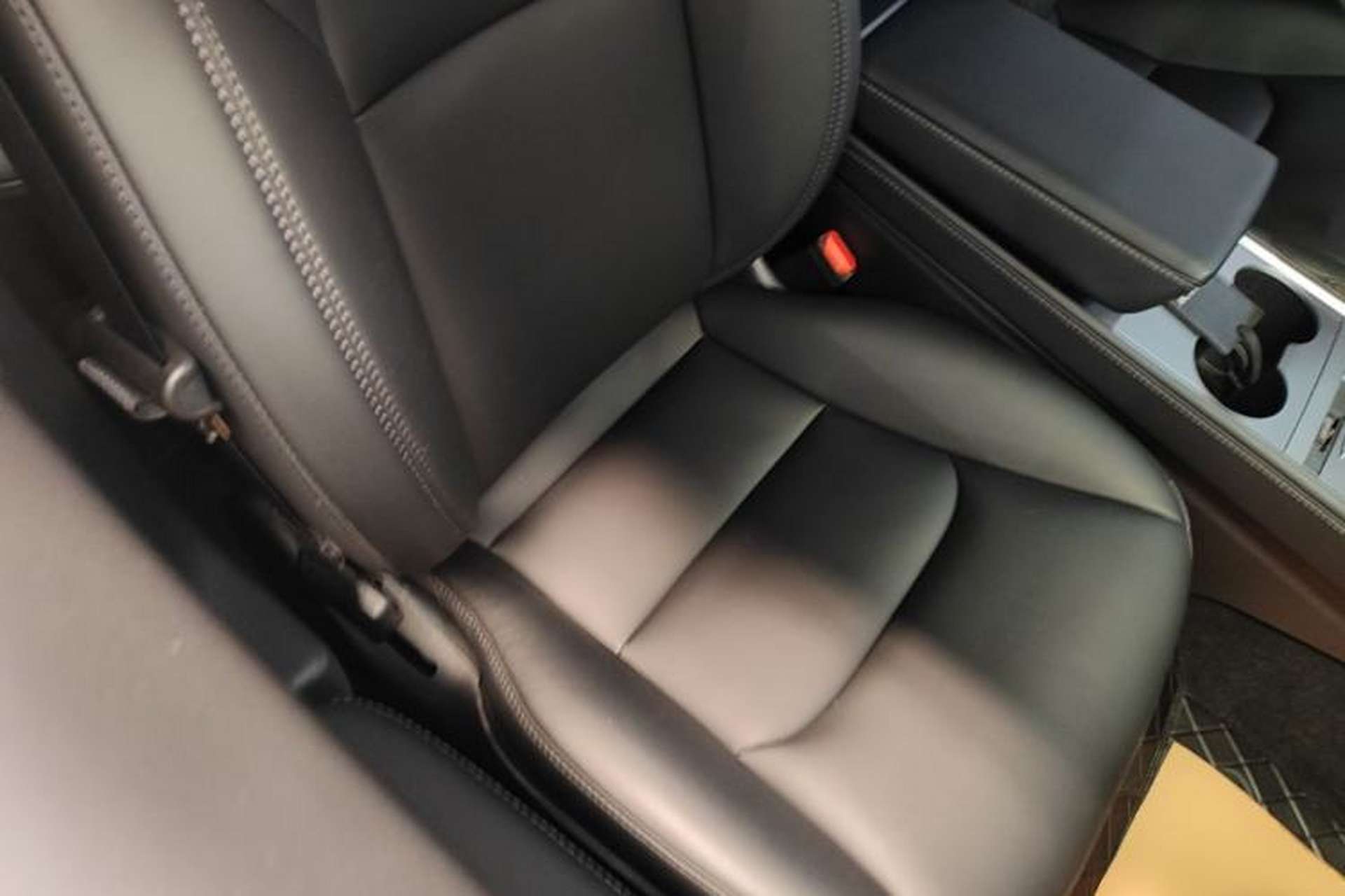 Used Tesla Model 3 2022 Rear-Wheel-Drive Version Right Front Seat