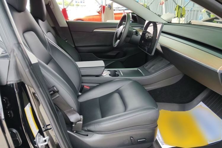 Used Tesla Model 3 2022 Rear-Wheel-Drive Version Right Front Seat