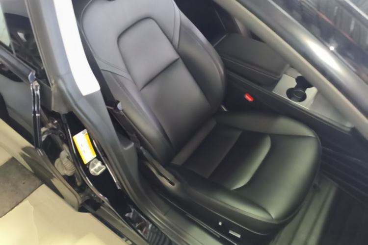 Used Tesla Model 3 2022 Rear-Wheel-Drive Version Right Front Seat