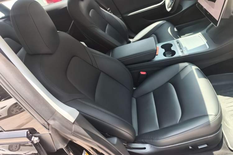 Used Tesla Model 3 2022 Rear-Wheel-Drive Version Right Front Seat