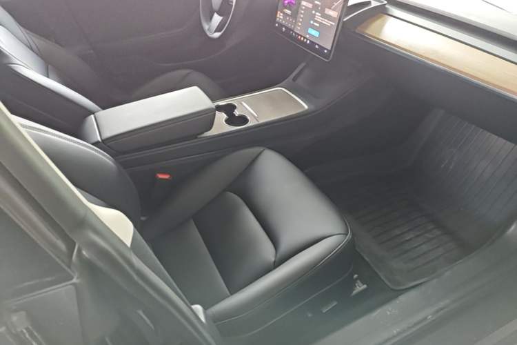 Used Tesla Model 3 2022 Performance High-Performance All-Wheel-Drive Version Right Front Seat