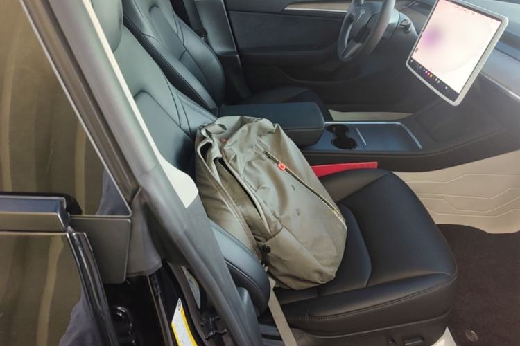 Used Tesla Model 3 2022 Rear-Wheel-Drive Version Right Front Seat