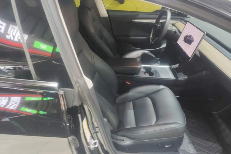 Used Tesla Model 3 2022 Rear-Wheel-Drive Version Right Front Seat