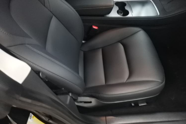 Used Tesla Model 3 2022 Rear-Wheel-Drive Version Right Front Seat