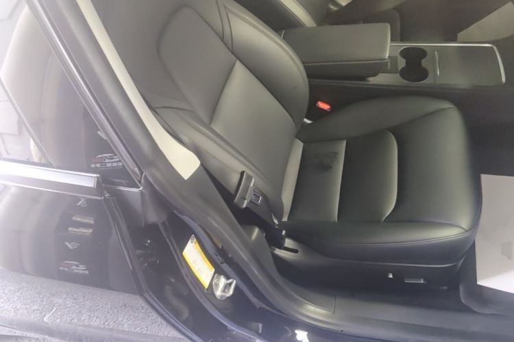 Used Tesla Model 3 2022 Rear-Wheel-Drive Version Right Front Seat
